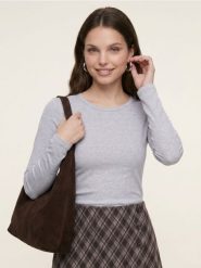 Prążkowana koszulka z długim rękawem, z domieszką modalu - szary. Szare t-shirty damskie Sinsay, l, bez wzorów, prążkowane, bez kołnierzyka. Za 25.99 zł.