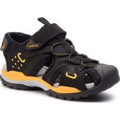 Sandały GEOX - J Borelis B. B J920RB 0CE14 C0054 S Black/Yellow. Czarne sandały chłopięce Geox, z materiału, bez zapięcia. W wyprzedaży za 199.00 zł.