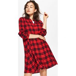 Sukienka oversize - Czerwony. Czerwone sukienki damskie Cropp. Za 69.99 zł.