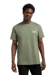 MESKA KOSZULKA LEE ELEVATED ESS LOGO TEE OLIVE STONE 112370701. Zielone t-shirty męskie Lee, s, bez wzorów, bez kołnierzyka. Za 79.99 zł.