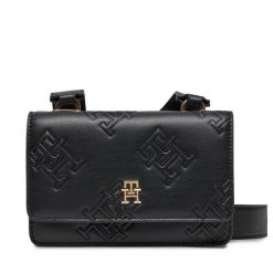 Torebka Tommy Hilfiger. Czarne listonoszki damskie Tommy Hilfiger, bez wzorów, bez dodatków. Za 599.99 zł.