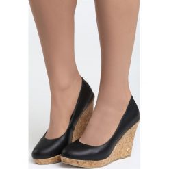 Czarne Koturny Gotta Have it. Czółenka damskie marki Born2be. Za 89.99 zł.