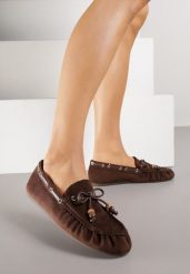 Brązowe Mokasyny z Ozdobnymi Przeszyciami Koralikami i Kokardą Mountainthorne. Brązowe mokasyny damskie Born2be, z jeansu, eleganckie. Za 99.99 zł.