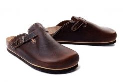 DR. BRINKMANN 600425-2 braun, klapki profilatyczne męskie. Brązowe klapki męskie Dr. Brinkmann, ze skóry. Za 309.90 zł.