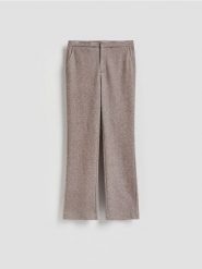 Spodnie z dodatkiem wiskozy - ciemnobrązowy. Brązowe spodnie materiałowe damskie Reserved, l, bez wzorów, z dzianiny. Za 99.99 zł.