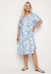 Jasnoniebieska Pudełkowa Wiskozowa Sukienka ze Wzorem Kwiatów Aranessa. Niebieskie sukienki damskie Born2be, na co dzień, xl, bez wzorów, z wiskozy, boho, bez kołnierzyka, bez ramiączek, midi, proste. Za 84.99 zł.