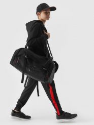 4F Torba sportowa 2w1 dziecięca 4F x Robert Lewandowski - czarna Uniwersalny. Czarne torby i plecaki dziecięce 4f, z tkaniny. W wyprzedaży za 129.99 zł.