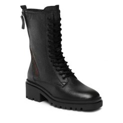 Kozaki Lasocki. Czarne kozaki damskie Lasocki, bez obcasa, na płaskiej podeszwie. Za 329.99 zł.