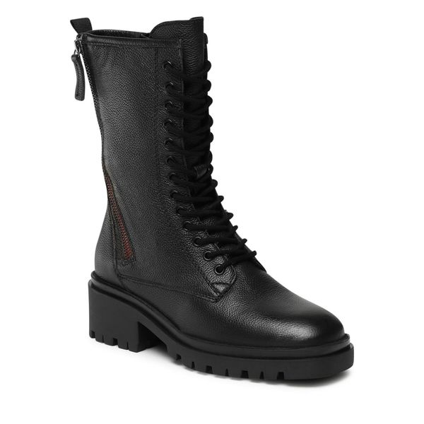 Kozaki Lasocki. Czarne kozaki damskie Lasocki, bez obcasa, na płaskiej podeszwie. Za 329.99 zł.
