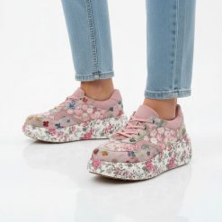 Sneakersy damskie Laura Vita, podwyższona podeszwa z ozdobnym wzorem na bokach oraz miękki kołnierz przy kostce, różowy, 64 SL26803B-64. Czerwone półbuty damskie Laura Vita, z aplikacjami, z jeansu, bez obcasa, bez zapięcia. Za 429.00 zł.