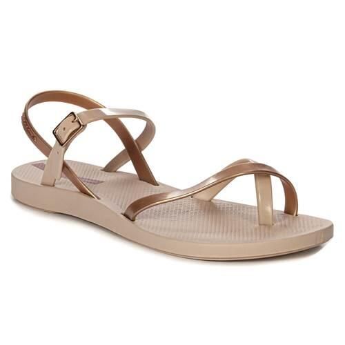 Buty do chodzenia damskie Ipanema Fashion Sand Viii. Czerwone klapki damskie Ipanema, bez wzorów, z materiału, do pływania. Za 219.99 zł.