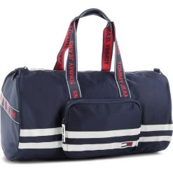Torba TOMMY JEANS - Tj Varsity Duffle AU0AU00241 496. Niebieskie torby sportowe męskie marki Tommy Jeans, z jeansu. W wyprzedaży za 339.00 zł.