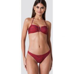 NA-KD Swimwear Dół od bikini - Red. Czerwone bikini damskie NA-KD Swimwear. W wyprzedaży za 20.48 zł.