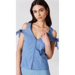 NA-KD Koszulka na guziki z wiązaniem - Blue. Niebieskie t-shirty damskie NA-KD. Za 161.95 zł.