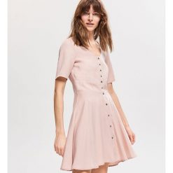 Sukienka z Tencelu™ - Beżowy. Sukienki damskie marki Reserved. Za 59.99 zł.