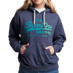 Bluza z kapturem wintage z grafiką i tonalnym logo. Niebieskie bluzy damskie Superdry., bez wzorów, z bawełny, z kapturem. W wyprzedaży za 319.05 zł.