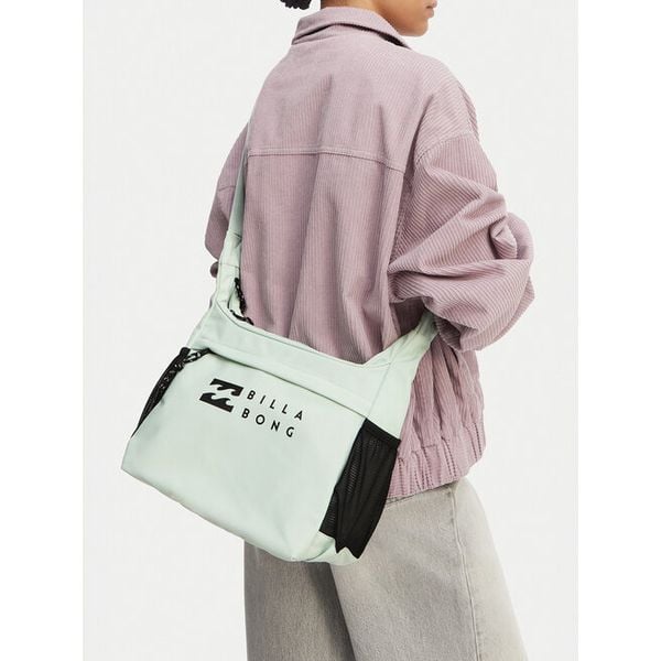 Torebka Billabong. Zielone listonoszki damskie Billabong, bez wzorów, bez dodatków. Za 79.99 zł.