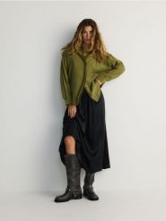 Satynowa spódnica maxi - czarny. Czarne spódnice damskie Reserved, l, bez wzorów, z satyny, maxi, rozkloszowane. W wyprzedaży za 49.99 zł.