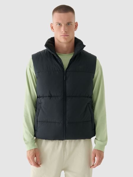 4F Bezrękawnik puchowy z wypełnieniem syntetycznym męski - czarny M. Czarne kurtki sportowe męskie 4f, na zimę, m, bez wzorów, z dzianiny. W wyprzedaży za 139.99 zł.