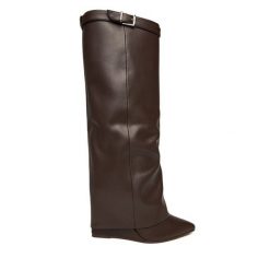 Kozaki Steve Madden. Brązowe kozaki damskie Steve Madden, bez obcasa, na koturnie. Za 1,099.00 zł.