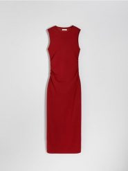 Dzianinowa sukienka midi z wiskozą - bordowy. Czerwone sukienki damskie Reserved, l, bez wzorów, z dzianiny, bez kołnierzyka, bez ramiączek, midi, dopasowane. W wyprzedaży za 79.99 zł.