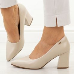 Beżowe czółenka damskie Potocki 41314. Brązowe czółenka damskie POTOCKI, bez wzorów, ze skóry, eleganckie, bez obcasa, na słupku, bez zapięcia. Za 199.00 zł.