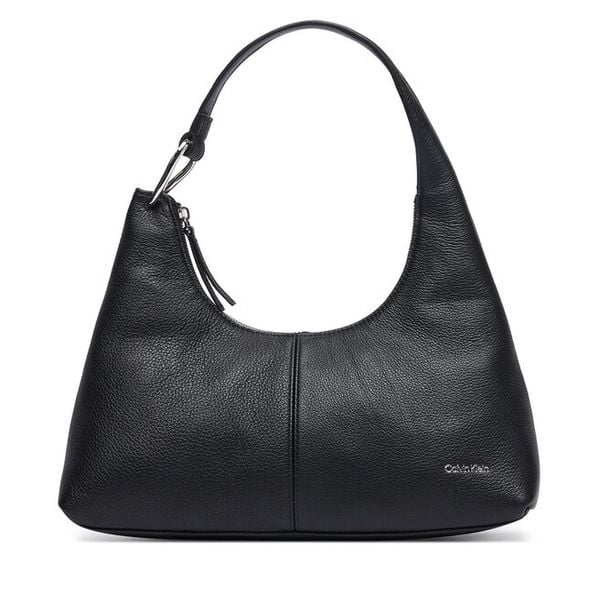 Torebka Calvin Klein. Czarne torebki do ręki damskie Calvin Klein, bez wzorów, klasyczne, bez dodatków. Za 899.99 zł.