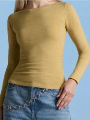 Sweter z marszczeniami po bokach - żółty. Żółte swetry damskie Sinsay, l, bez wzorów, bez kołnierzyka, bez ramiączek, bez kaptura. Za 39.99 zł.