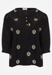 Czarna Wiskozowa Koszula Boho z Haftem i Podpinanymi Rękawami 3/4 Cheridenah. Czarne bluzki damskie Born2be, plus size, bez wzorów, z wiskozy, boho, bez kołnierzyka, plus size, bez ramiączek. Za 69.99 zł.