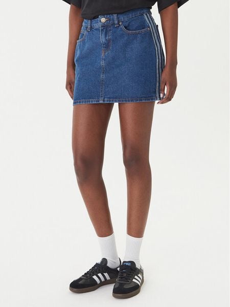 Adidas Spódnica jeansowa 3-Stripes KD2901 Niebieski Regular Fit. Niebieskie spódnice damskie Adidas, bez wzorów, z bawełny. Za 221.99 zł.