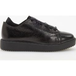 Sportowe buty - Czarny. Czarne obuwie sportowe damskie Reserved. Za 139.99 zł.