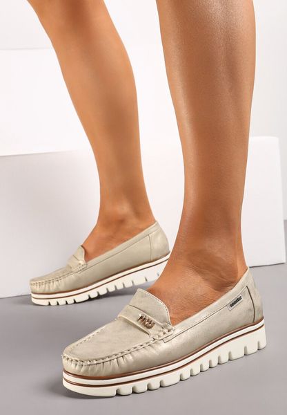 Złote Mokasyny ze Skórzaną Wkładką i Cyrkoniami Obilia. Żółte mokasyny damskie Born2be. Za 54.99 zł.