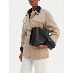 Torebka GINO ROSSI. Czarne torebki do ręki damskie Gino Rossi, bez wzorów, klasyczne, bez dodatków. Za 279.99 zł.