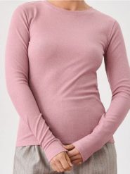 Prążkowana bluzka - różowy. Czerwone bluzki damskie Sinsay, l, bez wzorów, prążkowane, bez kołnierzyka, bez ramiączek. Za 35.99 zł.