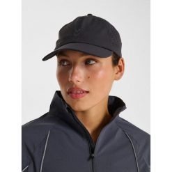 Czapka z daszkiem Hummel Pulse. Czarne czapki i kapelusze damskie Hummel, bez wzorów, sportowe. Za 174.00 zł.