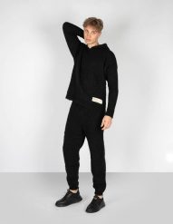 Takeshy Kurosawa Sweter | 83084 | Hoody Boucle | Mężczyzna | Czarny. Czarne swetry przez głowę męskie Takeshy Kurosawa, m, bez wzorów, z dzianiny, bez kołnierzyka. W wyprzedaży za 319.00 zł.