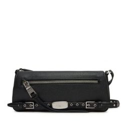 Torebka Steve Madden. Czarne torebki do ręki damskie Steve Madden, bez wzorów, klasyczne, bez dodatków. Za 339.99 zł.