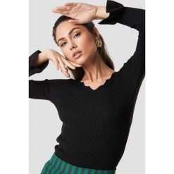 Trendyol Sweter z dekoltem v - Black. Swetry damskie marki Trendyol. Za 80.95 zł.