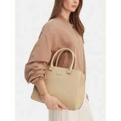 Torebka GINO ROSSI. Brązowe torebki do ręki damskie Gino Rossi, bez wzorów, bez dodatków. Za 279.99 zł.