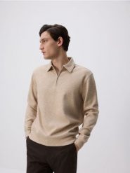 Bluza z kołnierzem - brązowy. Brązowe bluzy męskie Reserved, l, bez wzorów, z dzianiny, bez kaptura. W wyprzedaży za 89.99 zł.