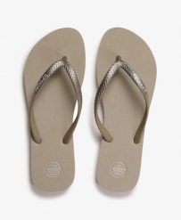 Superdry Klapki Core Metallic z gumy i EVA – Deep Beige Slub. Brązowe klapki damskie Superdry., bez wzorów, z gumy, wakacyjne, bez obcasa. Za 78.00 zł.
