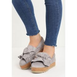 Szare Slip On Dishonest. Trampki i tenisówki damskie marki bonprix. Za 39.99 zł.