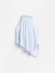 Bluzka z wiskozy - jasnoniebieski. Niebieskie bluzki damskie Reserved, l, bez wzorów, z wiskozy, bez kołnierzyka, bez ramiączek. Za 99.99 zł.