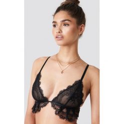 NA-KD Lingerie Biustonosz z koronkową falbanką - Black. Czarne biustonosze NA-KD Lingerie, z haftami, z koronki. Za 72.95 zł.