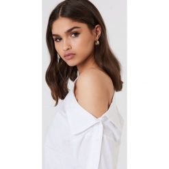 NA-KD Koszula na jedno ramie - White. Białe koszule damskie NA-KD. Za 52.95 zł.
