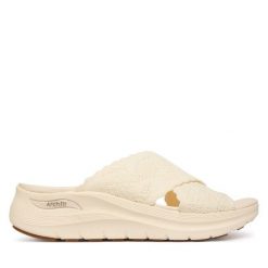 Klapki Skechers. Brązowe klapki damskie Skechers, bez wzorów, bez obcasa. Za 289.99 zł.
