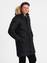 Ocieplana męska kurtka alaska z kieszeniami i rozpinanym dołem – czarna V2 OM-JALJ-0148 - M. Czarne kurtki męskie Ombre Clothing, m, bez wzorów, z materiału, militarne, z kapturem. W wyprzedaży za 199.99 zł.