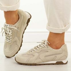 Beżowe skórzane półbuty damskie Vinceza 86426. Brązowe obuwie sportowe damskie VINCEZA, na jesień, bez wzorów, z jeansu, eleganckie, z okrągłym noskiem, bez obcasa, na płaskiej podeszwie, bez zapięcia. Za 249.00 zł.