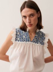 More & More Bluzka Kobiety biały|wielokolorowy, 40. Białe t-shirty i topy dla dziewczynek More & More, bez wzorów, z bawełny, bez ramiączek. Za 229.95 zł.