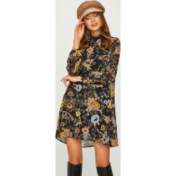 Answear - Sukienka Heritage. Brązowe sukienki damskie ANSWEAR, z poliesteru, casualowe, ze stójką, z długim rękawem. Za 129.90 zł.